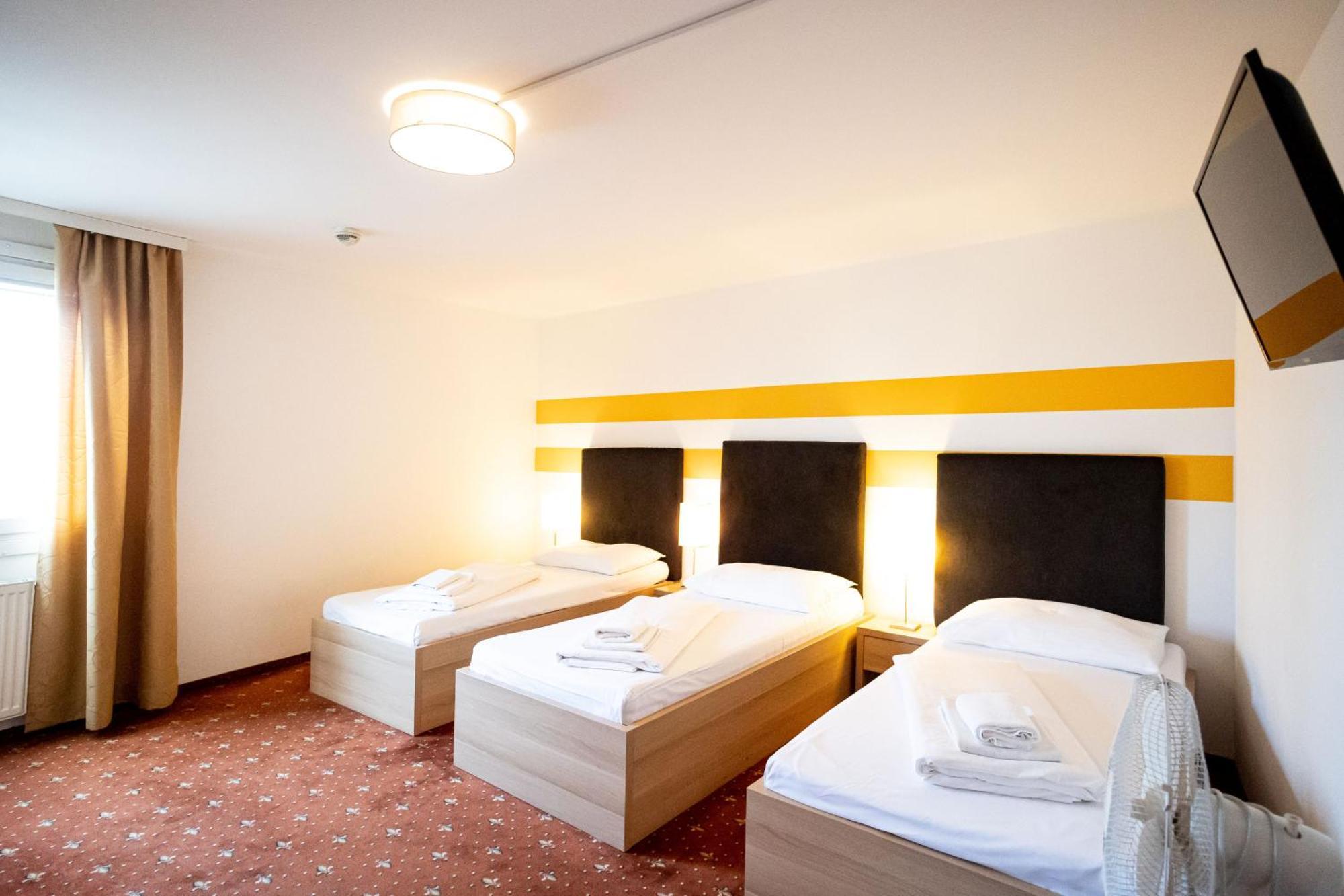 Lenas Donau Hotel Vienna