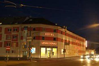 Lenas Donau Vienna